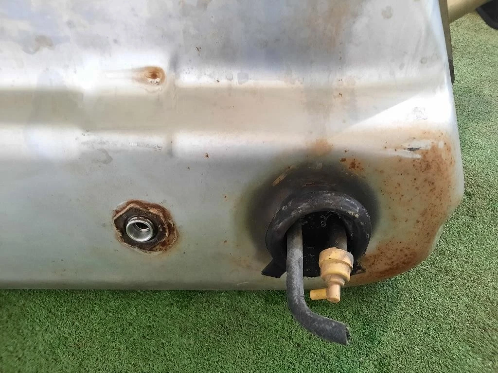 Serbatoio Carburante A1704701101 Mercedes Classe SLK R170 1997