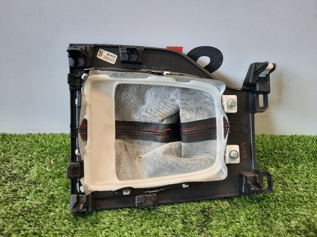 Cuffia DI Rivestimento LEVA Cambio BAEK64330 Mazda 3 III 2016
