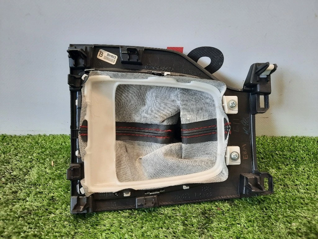 Cuffia DI Rivestimento LEVA Cambio BAEK64330 Mazda 3 III 2016