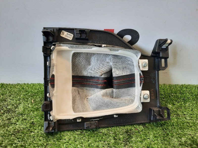 Cuffia DI Rivestimento LEVA Cambio BAEK64330 Mazda 3 III 2016