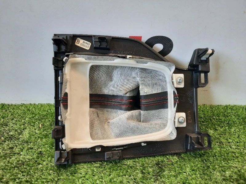 Cuffia DI Rivestimento LEVA Cambio BAEK64330 Mazda 3 III 2016