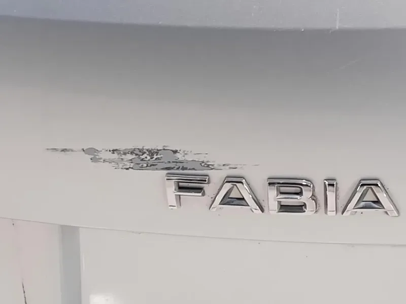 Portello POST 5J9827025F Skoda Fabia 545 SW 2010