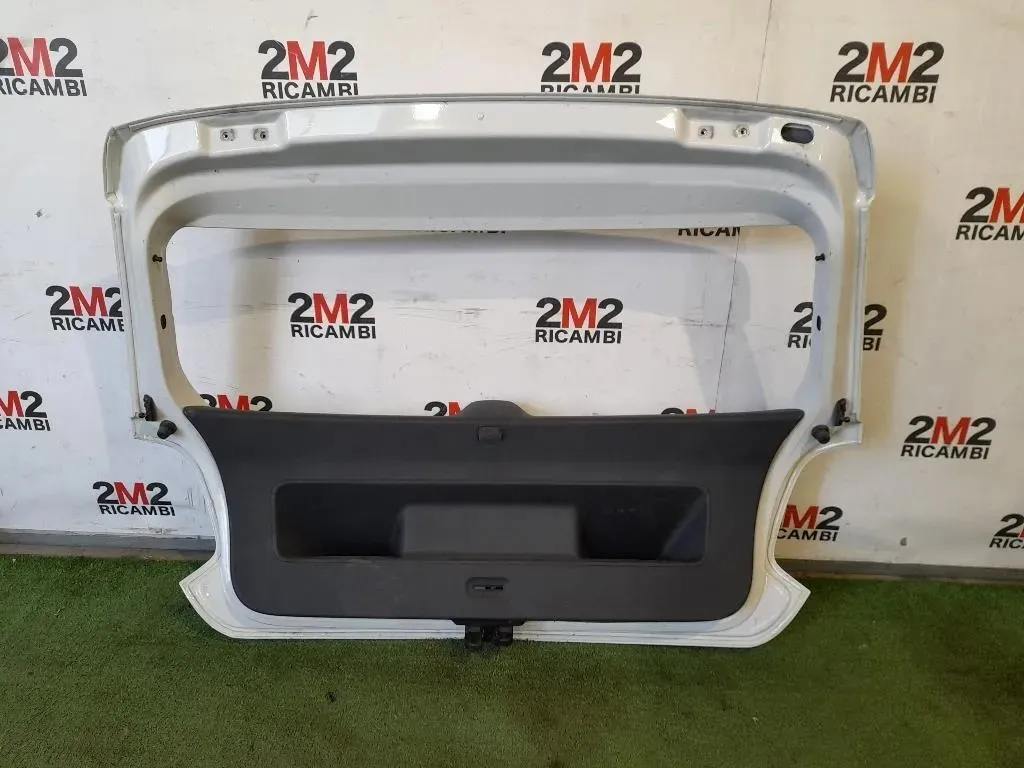 Portello POST DANNEGGIATO COME DA FOTO Volkswagen POLO VI 2009