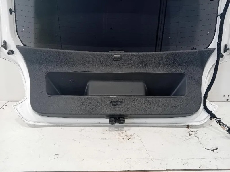 Portello POST PORTELLO POST Volkswagen POLO VI 2009