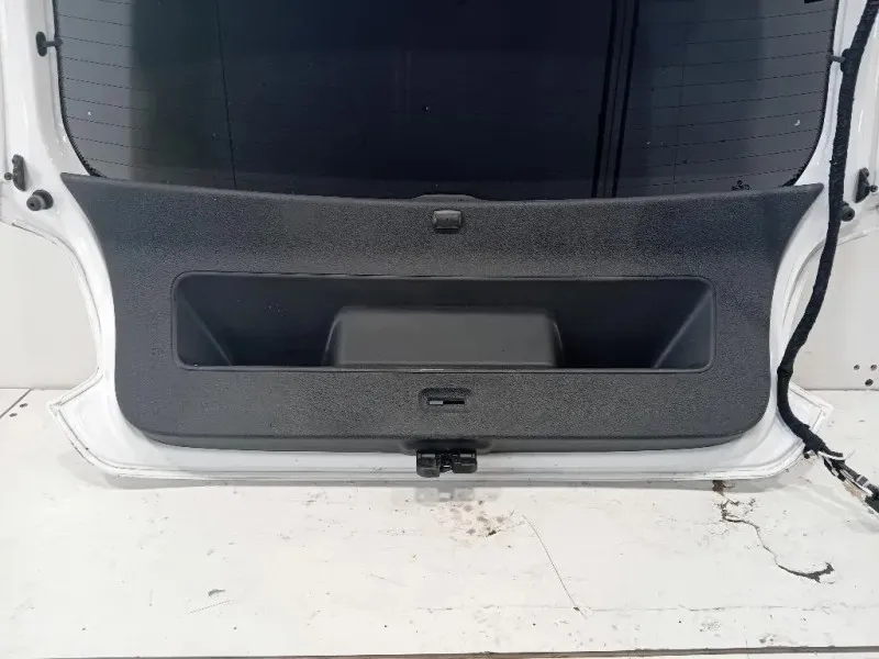 Portello POST PORTELLO POST Volkswagen POLO VI 2009