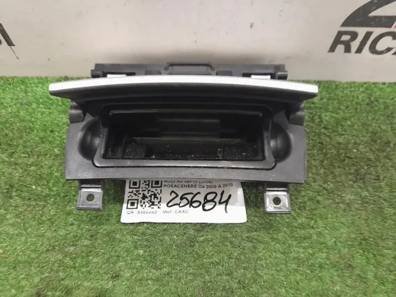 Posacenere 8P0857951 Audi A3 8P1 2008