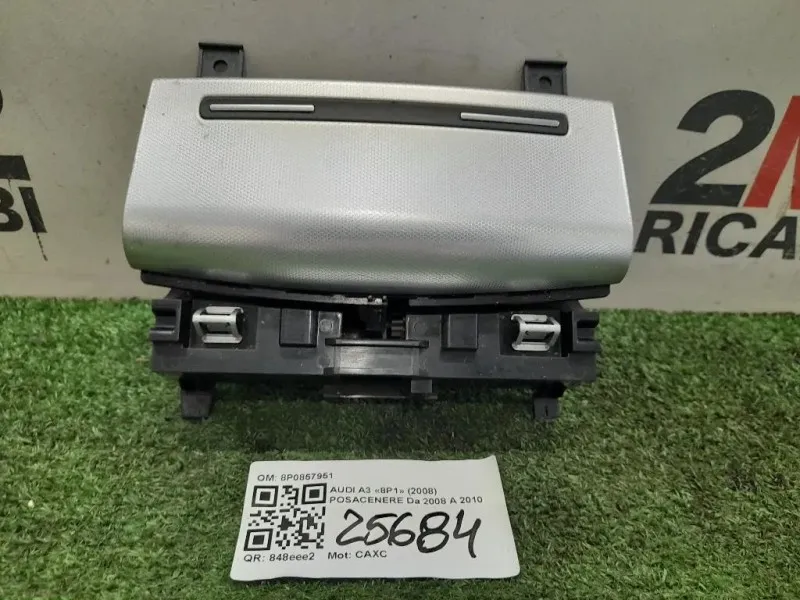 Posacenere 8P0857951 Audi A3 8P1 2008