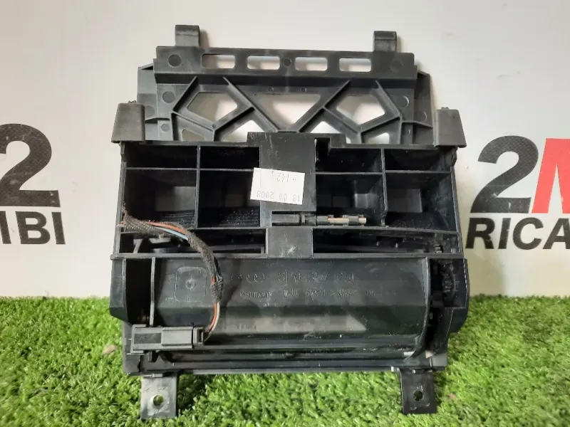 Posacenere 8P0857951 Audi A3 8P1 2008