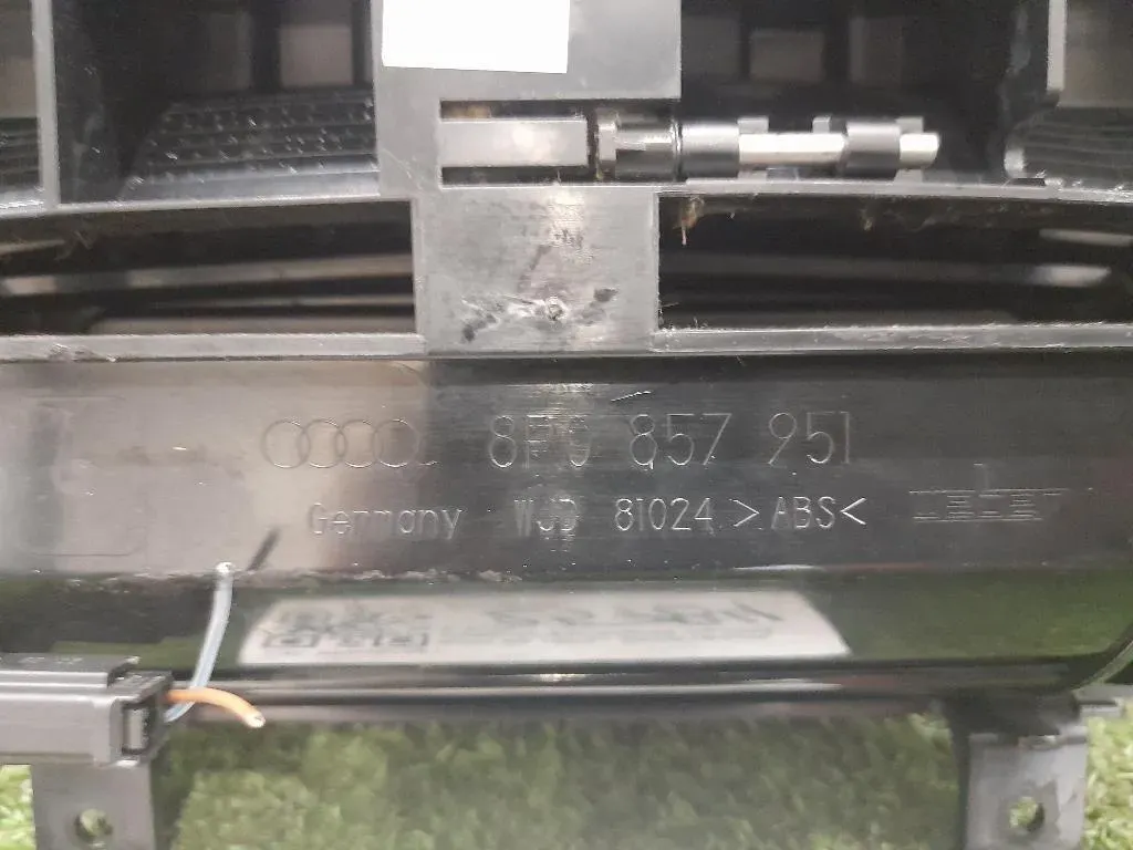 Posacenere 8P0857951 Audi A3 8PA Sportback 2008