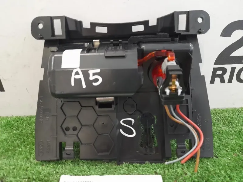 Posacenere 8K0857951 Audi A5 8T3 2012