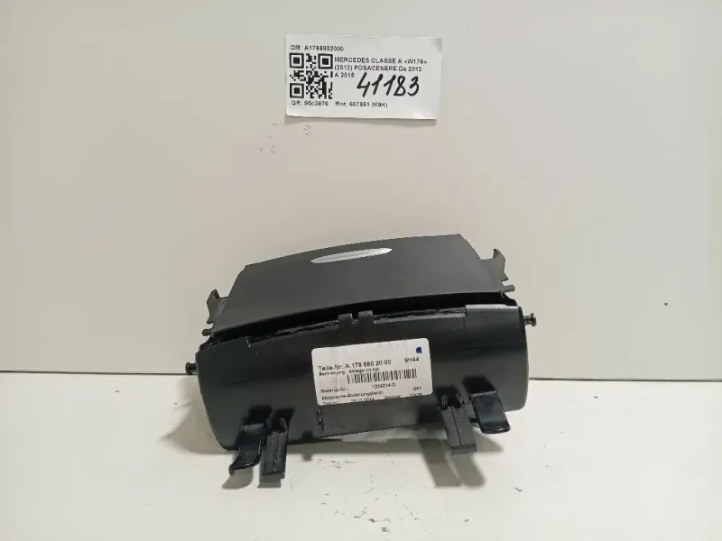 Posacenere A1766802000 Mercedes Classe A W176 2013