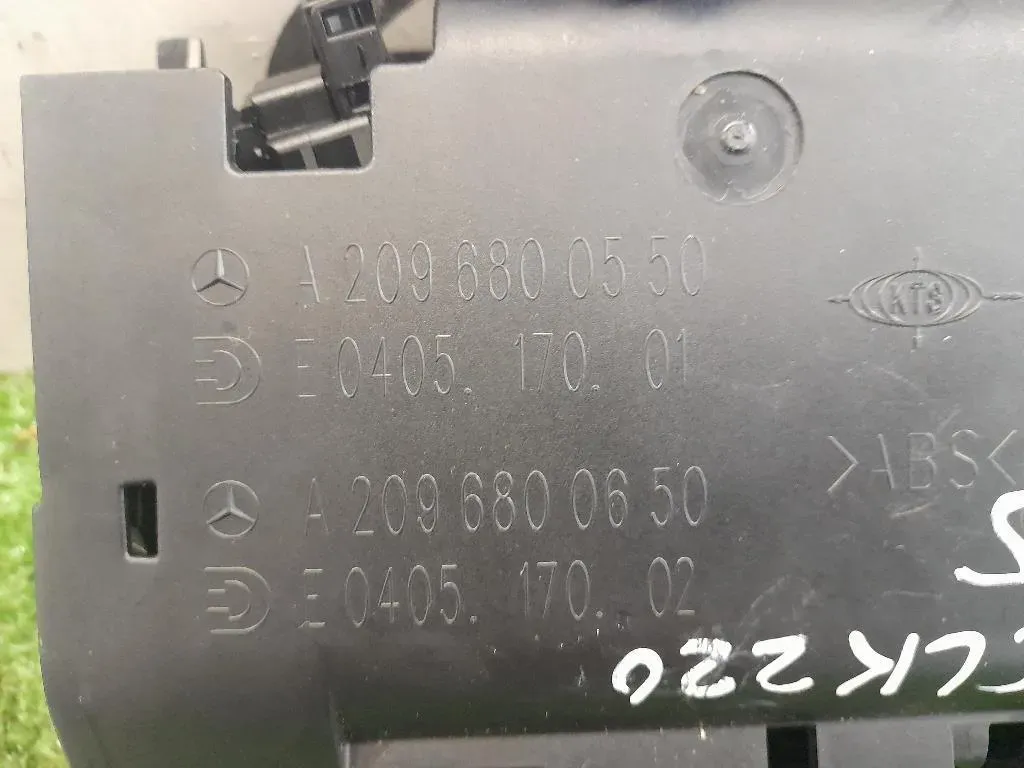 Posacenere A2096800550 Mercedes Classe CLK C209 2003