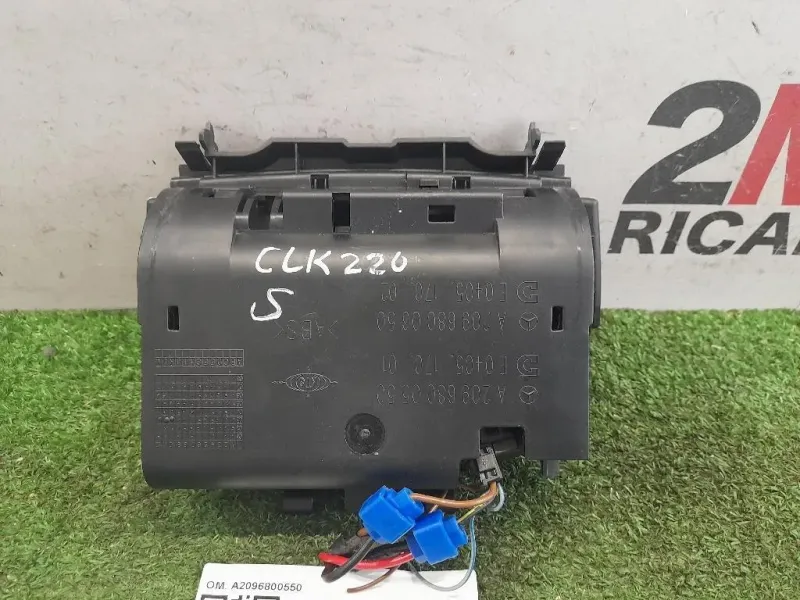 Posacenere A2096800550 Mercedes Classe CLK C209 2003
