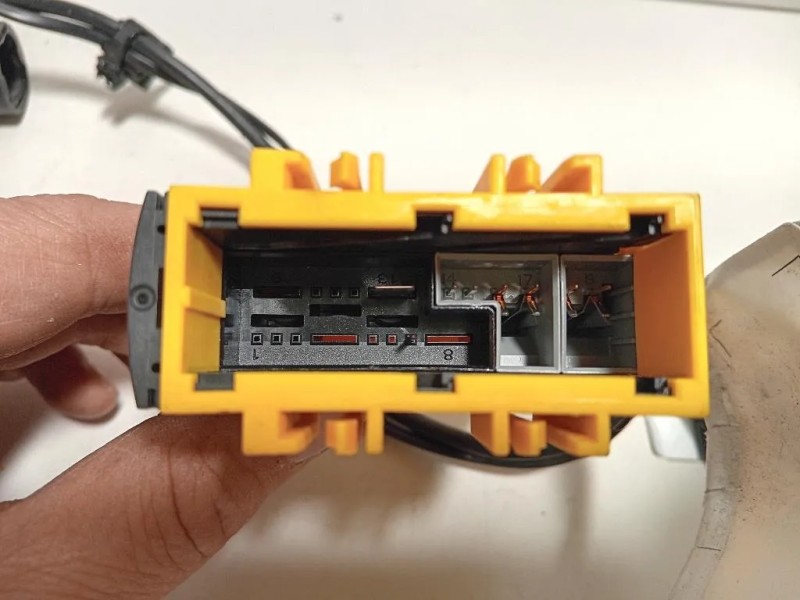 Pretensionatore Destro 33040941 D Bmw Serie 1 F20 Berlina 2012