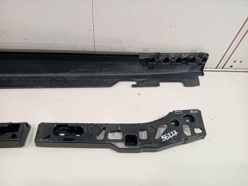 Sottoporta Parte Centrale SX 5177738734751777387337 Bmw Serie 5 G30 Berlina 2016