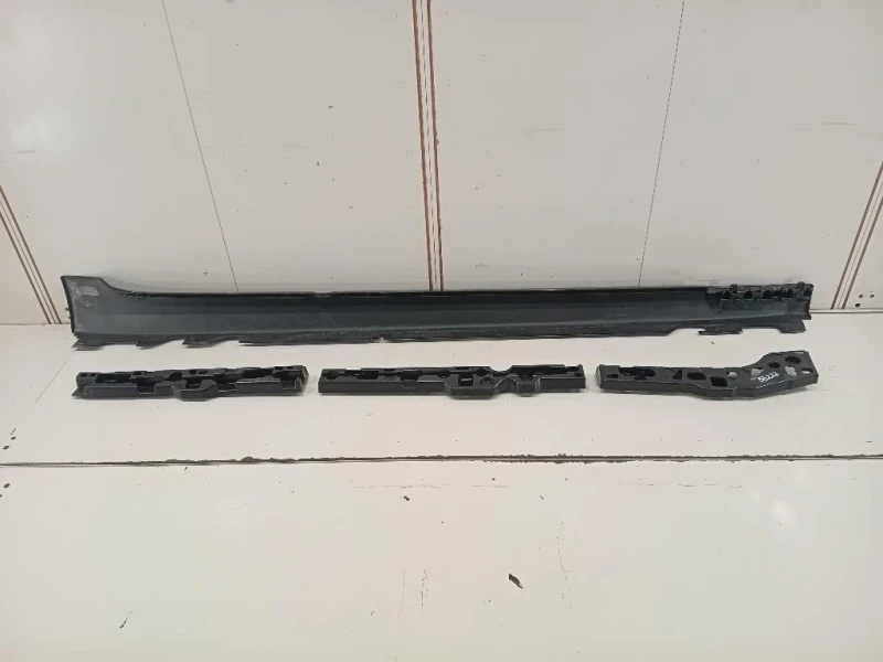 Sottoporta Parte Centrale SX 5177738734751777387337 Bmw Serie 5 G30 Berlina 2016