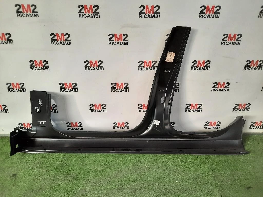 Sottoporta CON Montante Centrale DX 8T8809848 Audi A5 8TA Sportback 2008