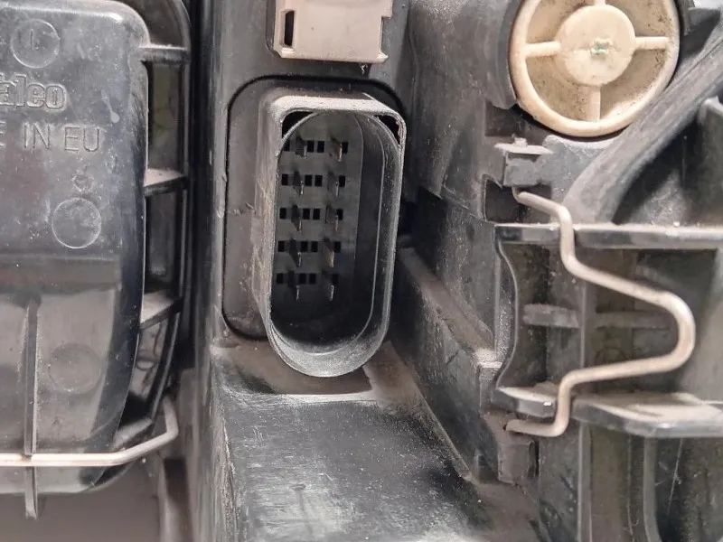 Proiettore ANT DX SE0941004L Audi A3 8P1 2004