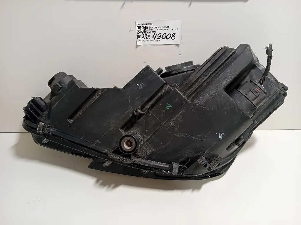Proiettore ANT DX 8W0941006A Audi A4 8W2 2015