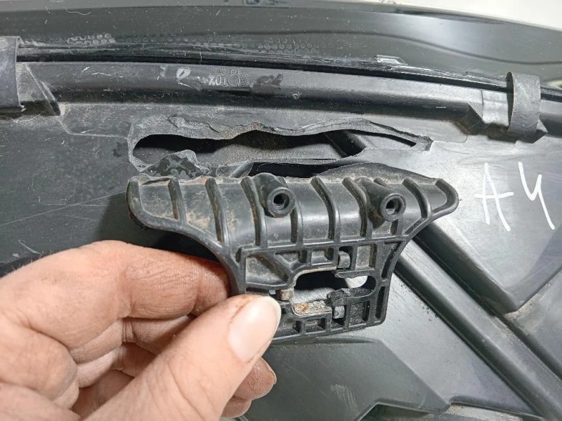 Proiettore ANT DX 8W0941006A Audi A4 8W2 2015