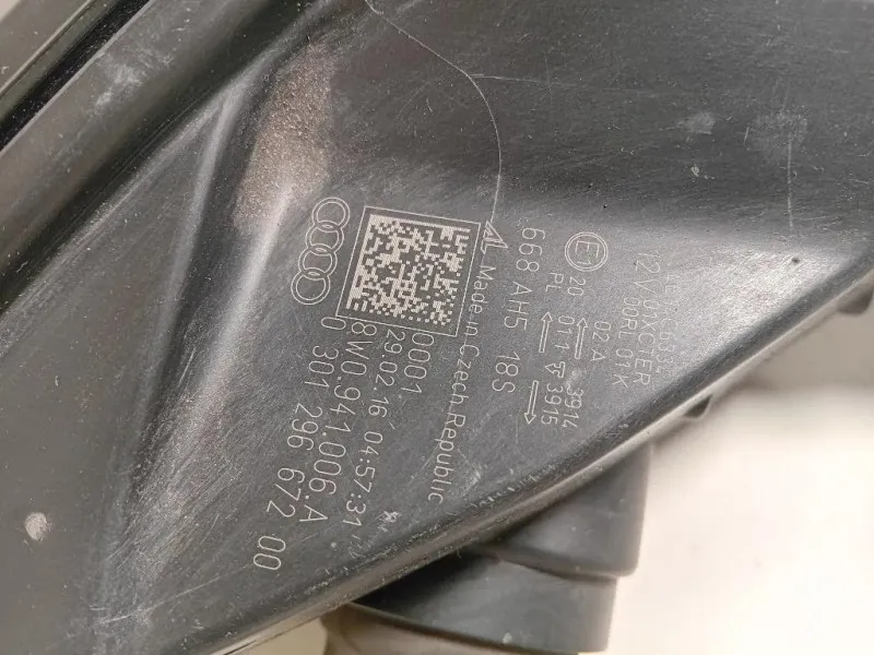 Proiettore ANT DX 8W0941006A Audi A4 8W2 2015