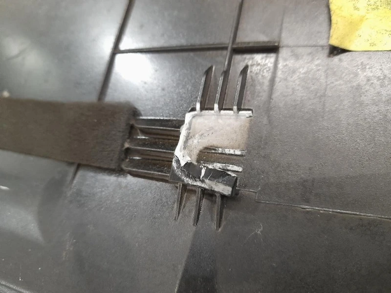 Spoiler Frangivento POST 96969707 Chevrolet Captiva I 2007