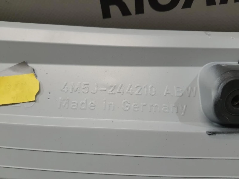 Spoiler Frangivento POST 1550673 4M5JZ44210 Ford Focus II 2005