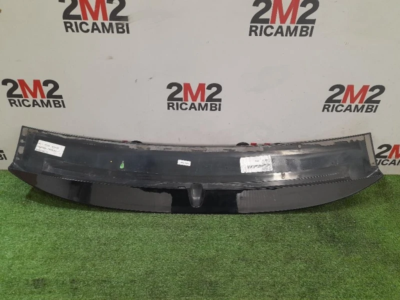 Spoiler Frangivento POST 8M5JN44230A Ford Focus III SW 2008