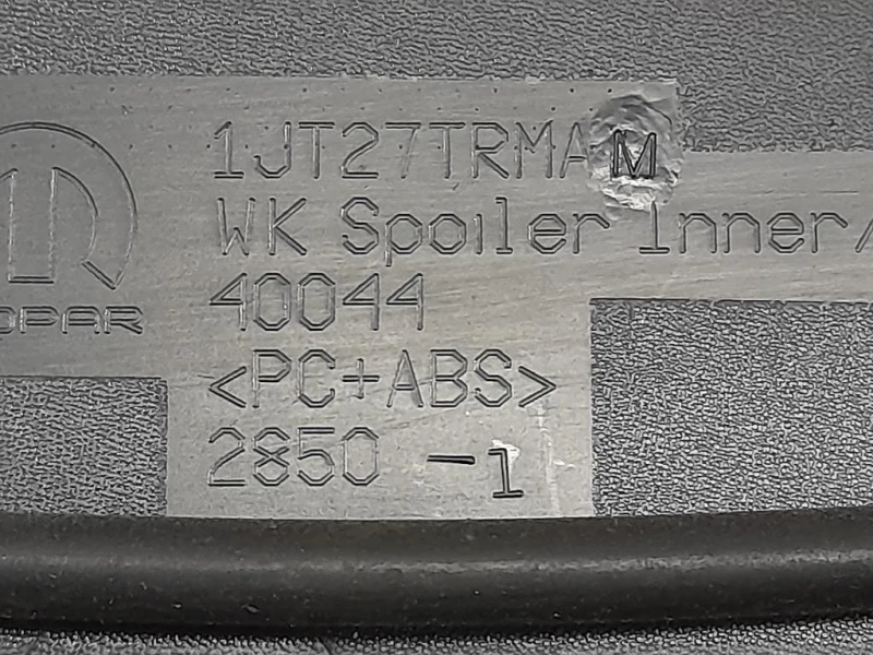 Spoiler Frangivento POST K68086312AG Jeep Grand Cherokee IV 2011