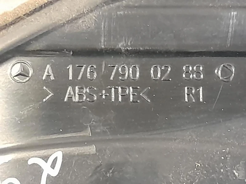 Spoiler Frangivento POST DX A1767900288 Mercedes Classe A W176 2013