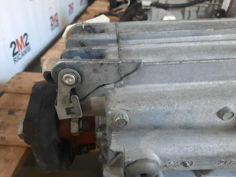 Cambio DANNEGGIATO 23007597917 2170017398 6 MARCE MANUALE Bmw Serie 1 F20 Berlina 2012