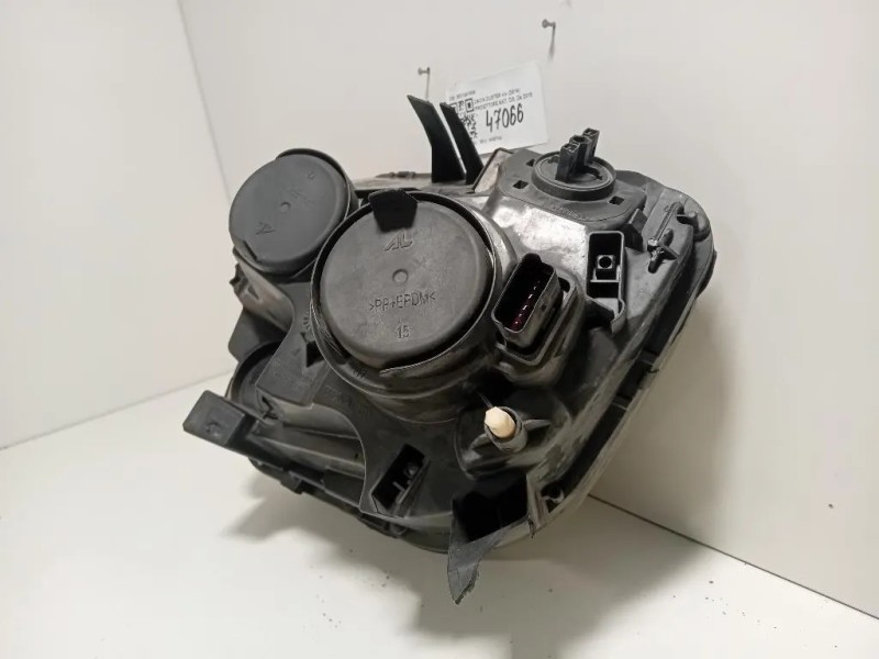 Proiettore ANT DX 260100156R ATTENZIONE AI DIFFETTI Dacia Duster I 2014