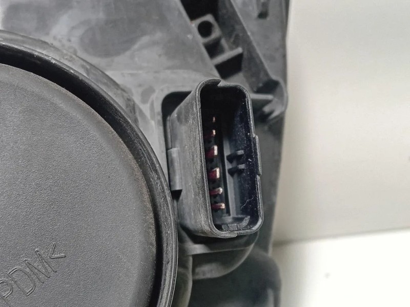 Proiettore ANT DX 260100156R ATTENZIONE AI DIFFETTI Dacia Duster I 2014