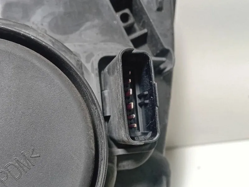 Proiettore ANT DX 260100156R ATTENZIONE AI DIFFETTI Dacia Duster I 2014