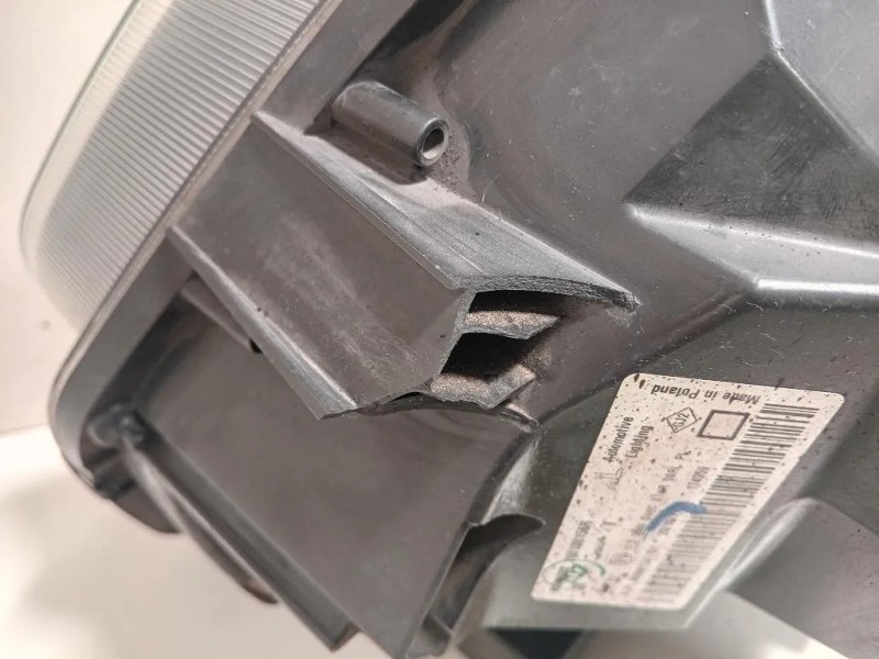 Proiettore ANT DX 260100156R ATTENZIONE AI DIFFETTI Dacia Duster I 2014