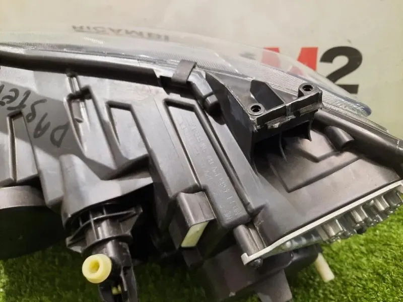 Proiettore ANT DX ATTACCHI ROTTI 260101133R Dacia Duster II 2018