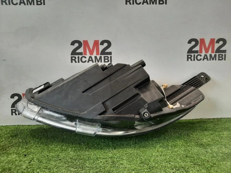 Proiettore ANT DX 2461851 B479HL Ford Fiesta VII 2017