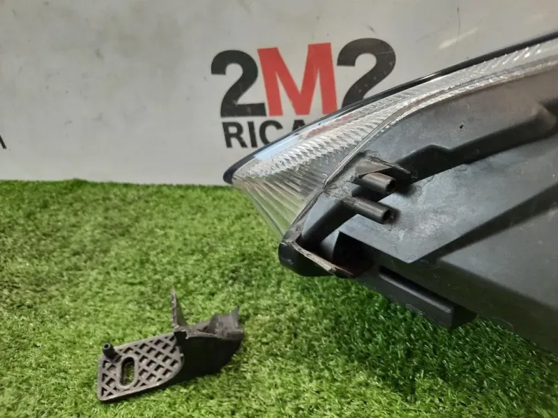 Proiettore ANT DX 2461851 B479HL Ford Fiesta VII 2017