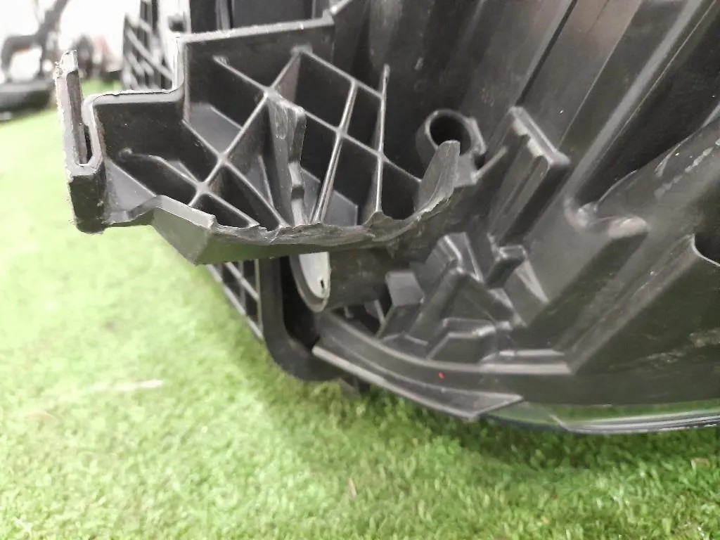 Proiettore ANT DX GV4113D154BH Ford KUGA II 2016