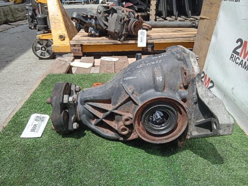 Differenziale POST A 2033510105 Mercedes Classe E W212 2013