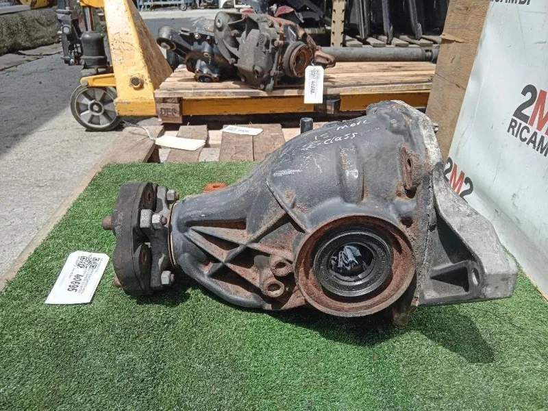 Differenziale POST A 2033510105 Mercedes Classe E W212 2013