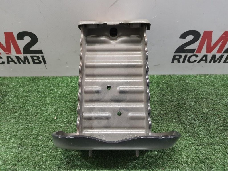 Staffa Assorbitore Traversa Paraurti ANT SX 570140D030 SX Toyota Yaris IV 2014