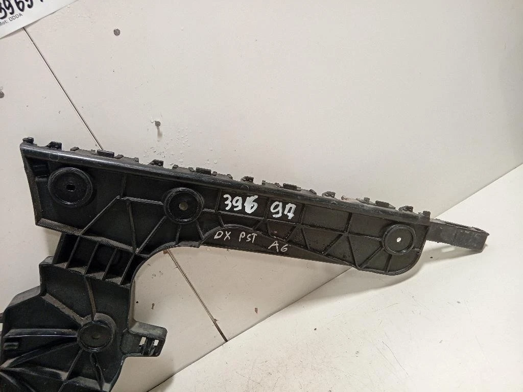 Staffa Sostegno Estparaurti POST DX 4K9 807 454 Audi A6 4GD Avant 2016