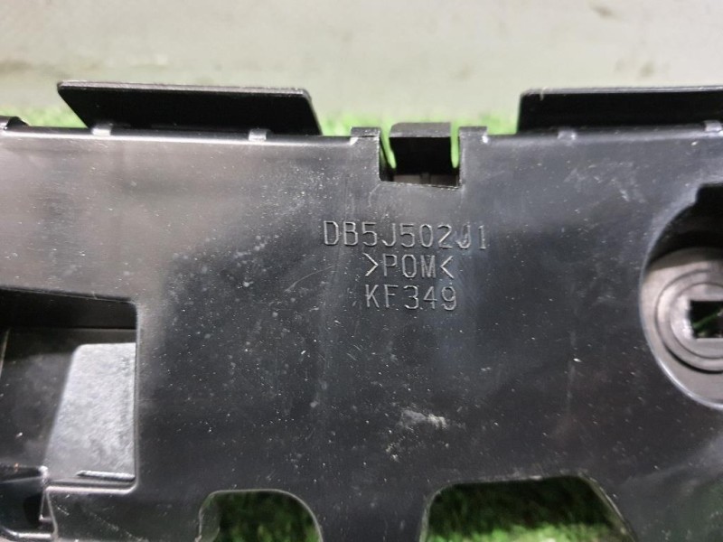 Staffa Sostegno Estparaurti POST SX DB5J502J1 Mazda 2 III 2014