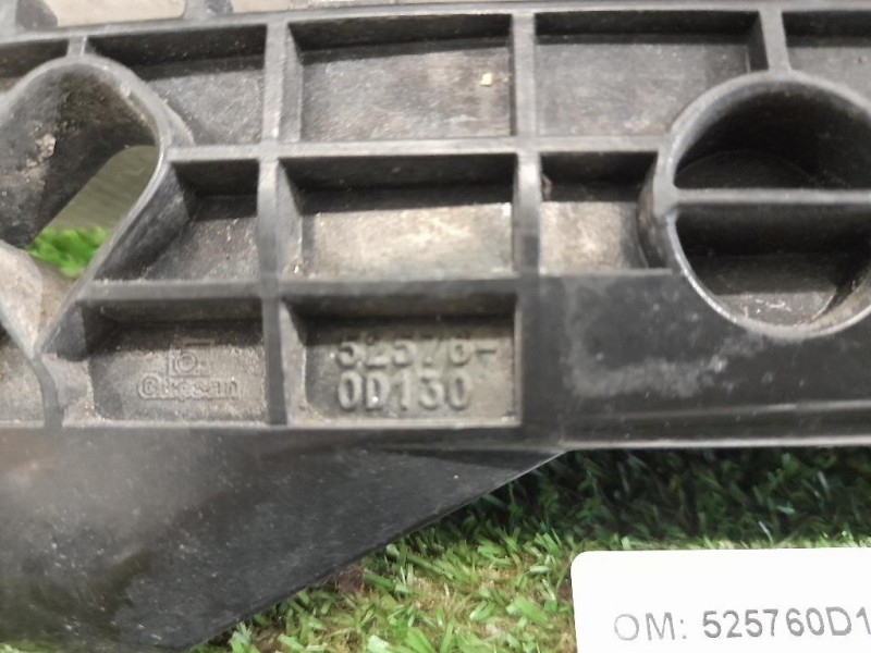 Staffa Sostegno Estparaurti POST SX 525760D130 Toyota Yaris IV 2014