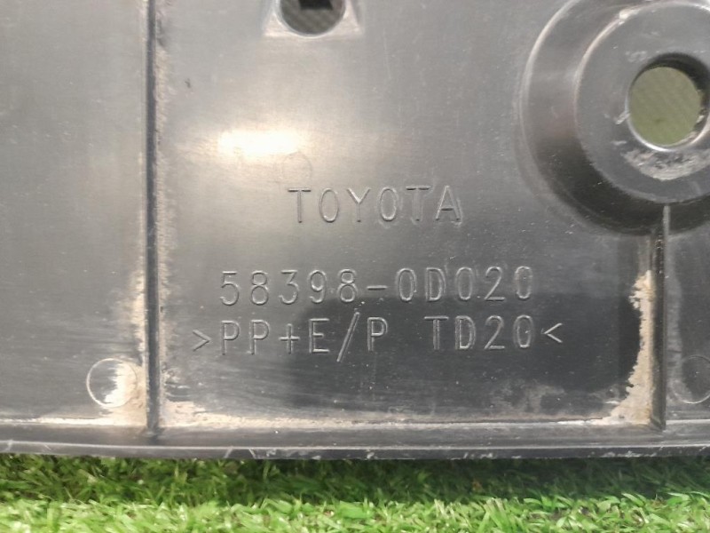 Staffa Sostegno Estparaurti POST SX 583980D020 Toyota Yaris IV 2014
