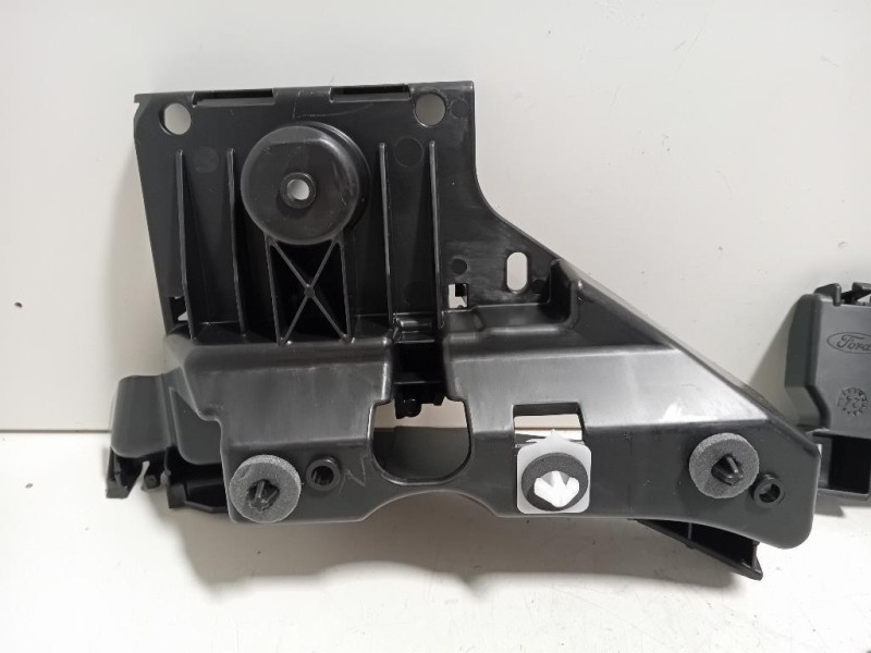 Staffa Sostegno Infparaurti POST SX 23797962438505 Ford Focus V 2018