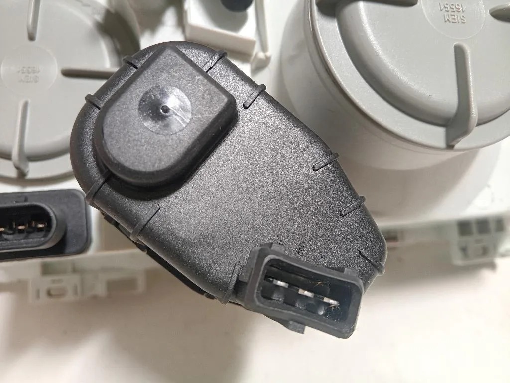 Proiettore ANT DX 36660-748 Lancia Kappa 1995