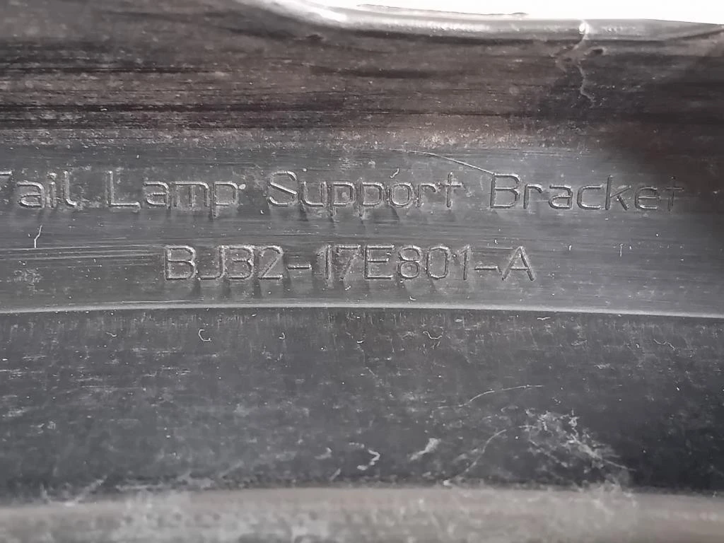 Supporto Fanale POST SX BJ32-17E801-A SX Land Rover Range Rover Evoque I 2011