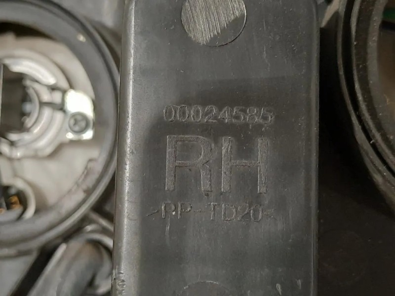 Proiettore ANT DX 00024585 Opel Antara A 2011